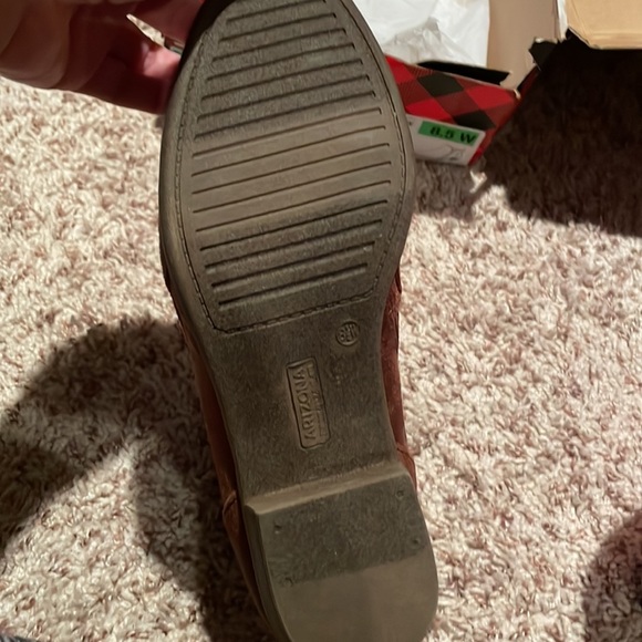 Arizona Booties memory foam wide width 8.5w Cognac color new in box - Picture 4 of 6